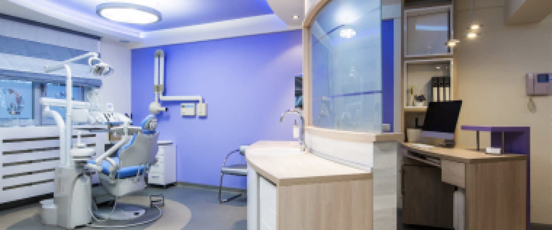 The operatory and its blue accent wall